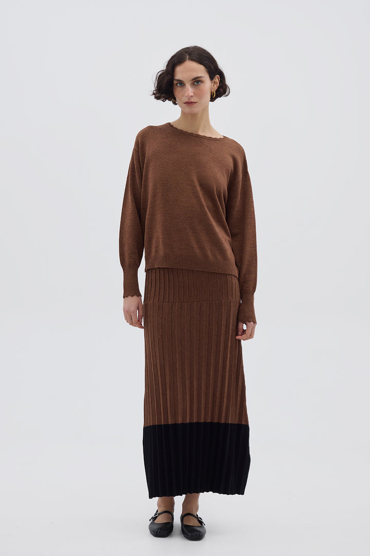 Iris & Wool - Core Merino Logo Sweater - Walnut