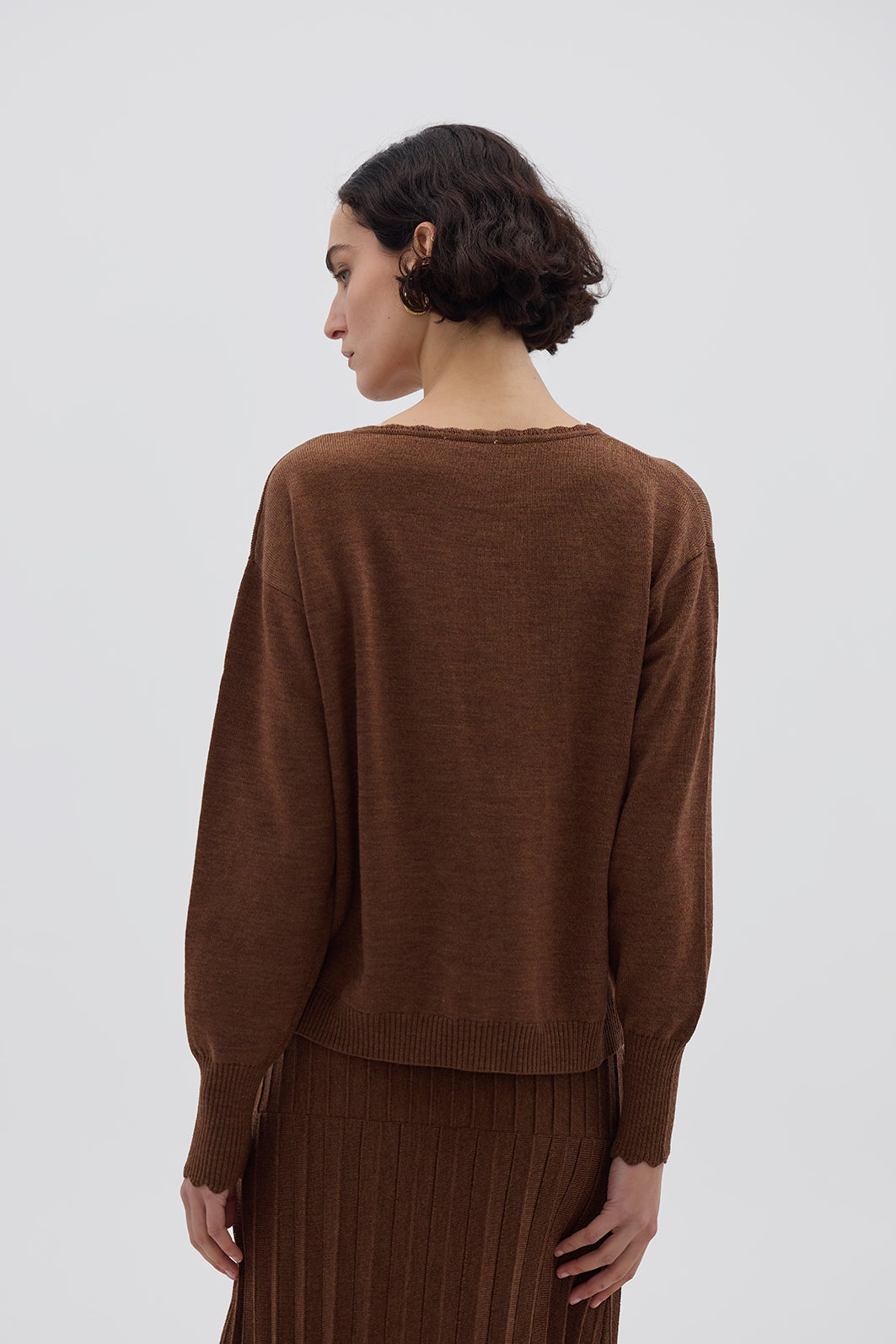 Iris & Wool - Core Merino Logo Sweater - Walnut
