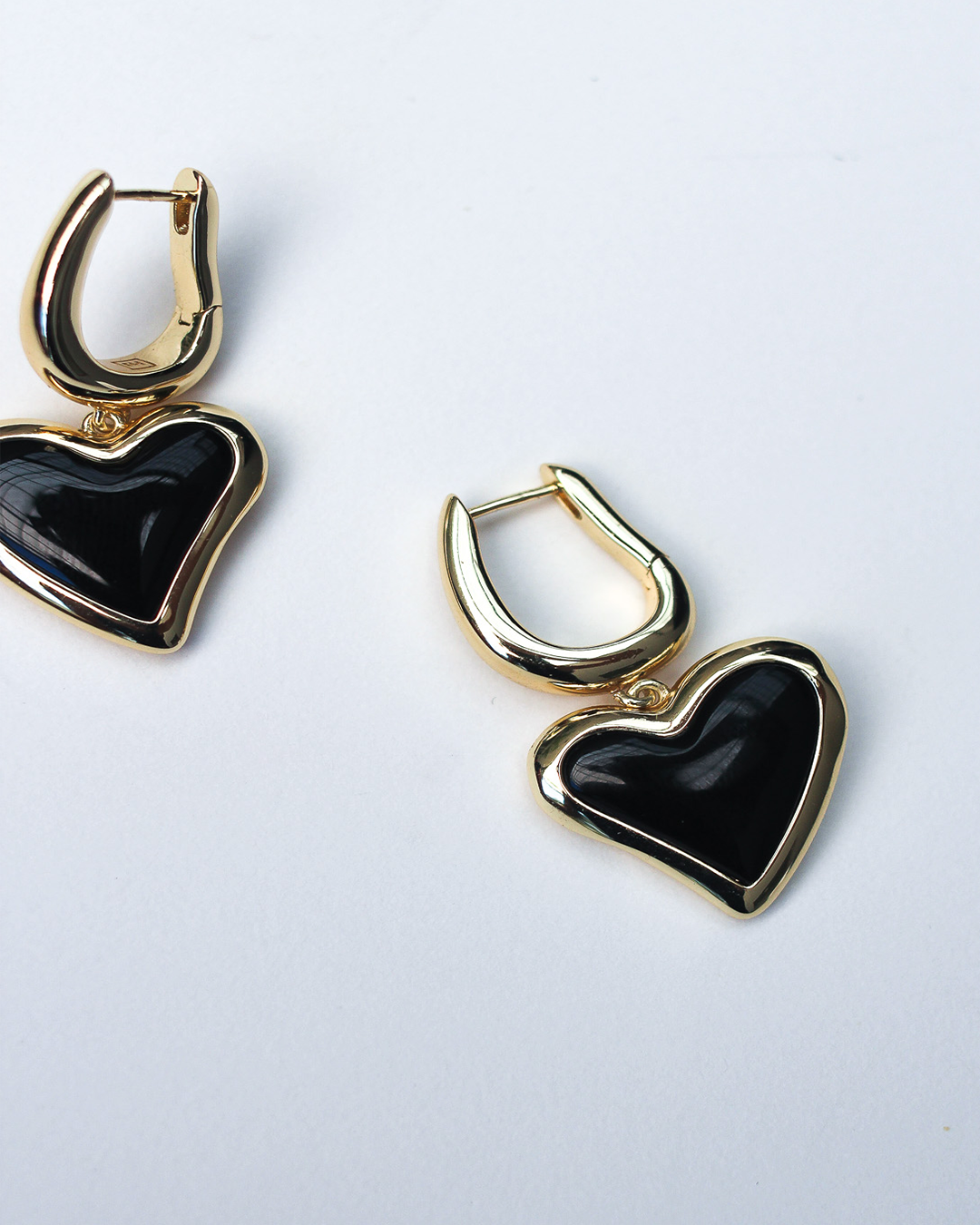 F+H - Whitney Heart Charm Earrings - Gold