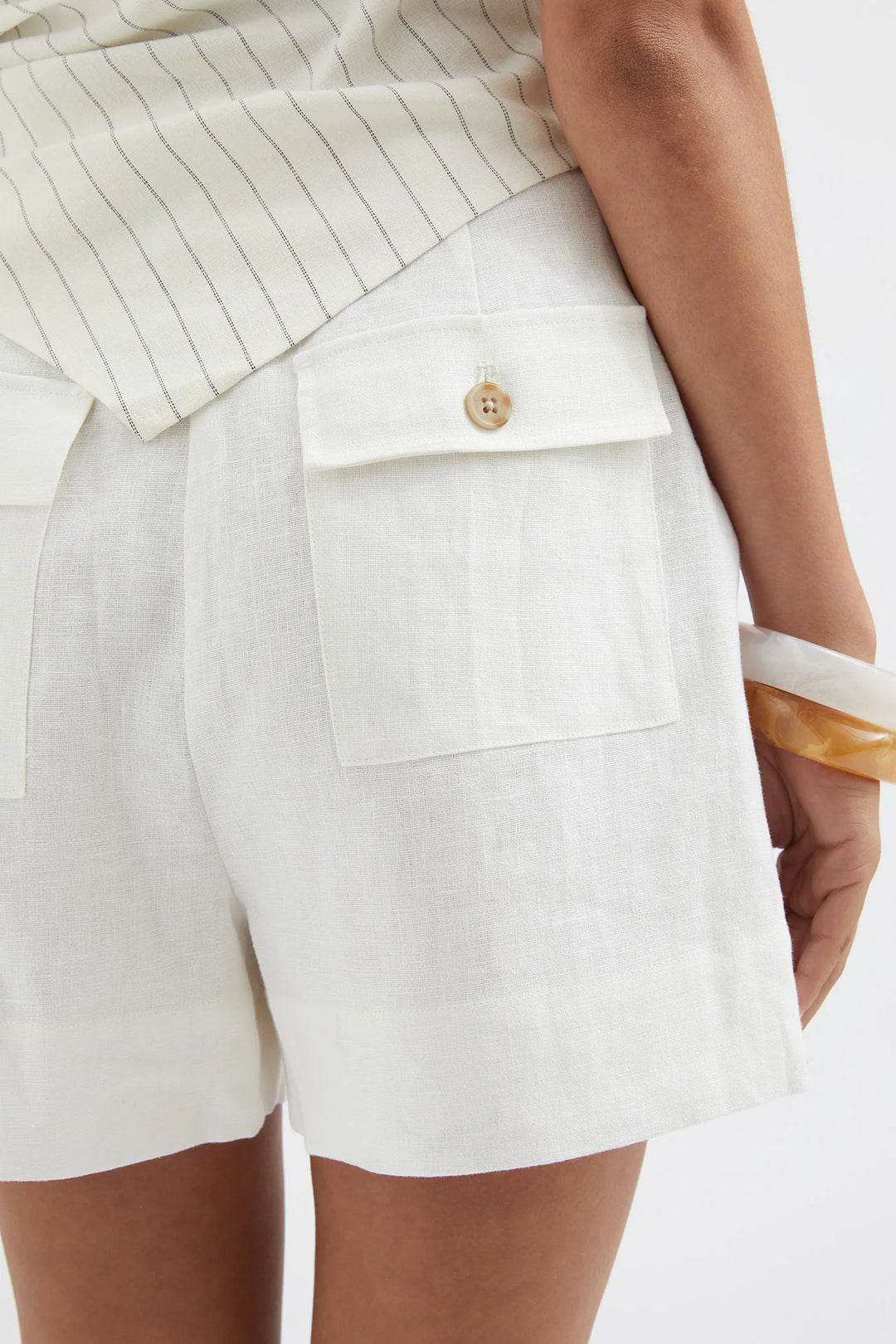 Friend Of Audrey - The Linen Pocket Shorts - White