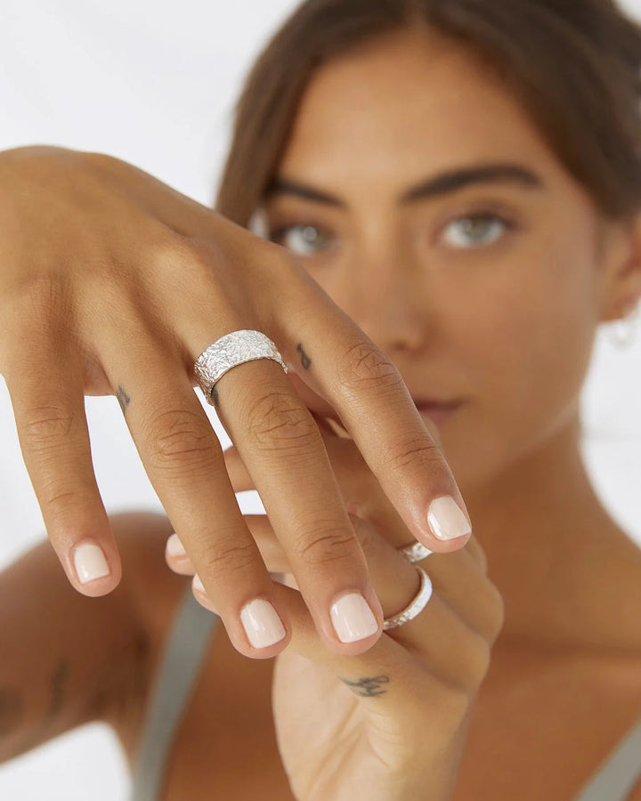 Arms Of Eve - Eros Silver Textured Ring - Large