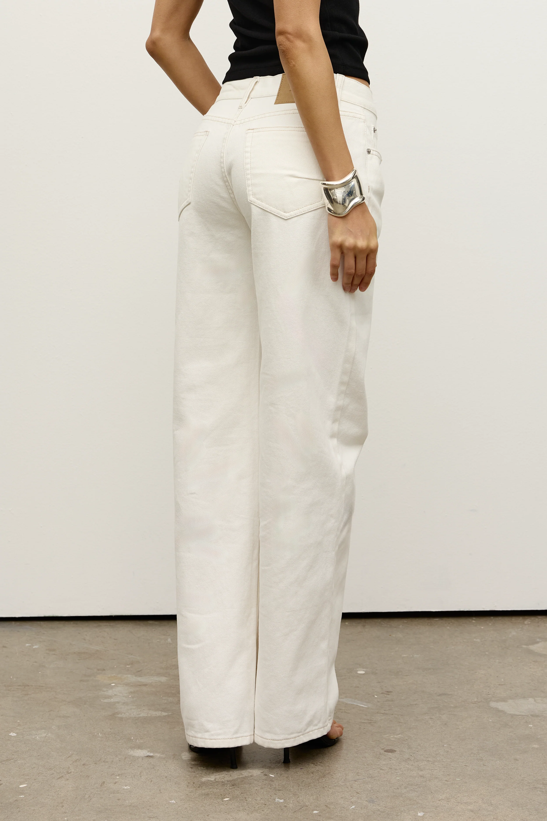Bayse Avery Jean Geisha White